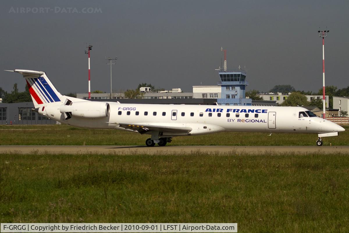 F-GRGG, 1999 Embraer ERJ-145EP (EMB-145EP) C/N 145118, decelerating after touchdown
