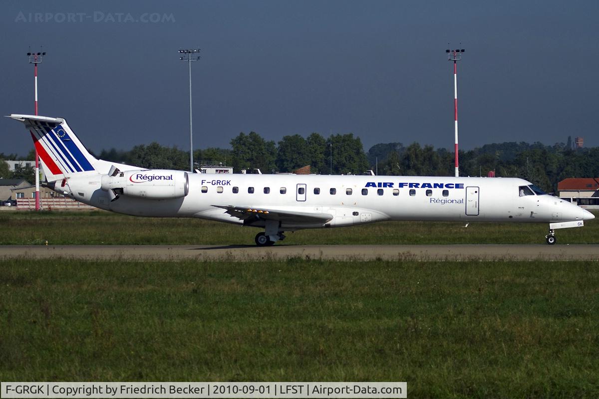 F-GRGK, 2000 Embraer EMB-145EU (ERJ-145EU) C/N 145324, decelerating after touchdown