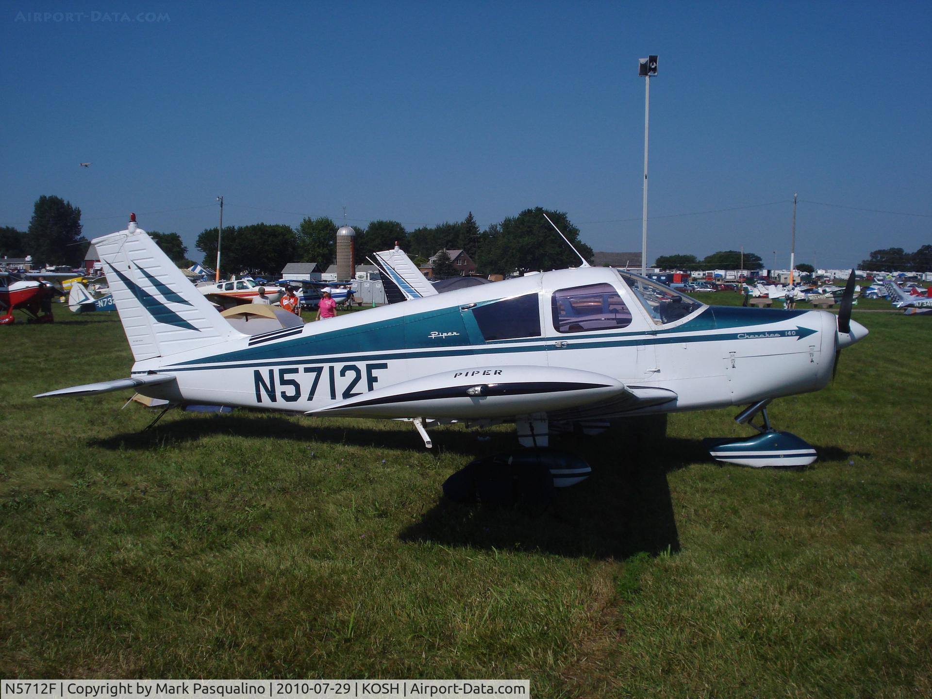 N5712F, 1968 Piper PA-28-140 C/N 28-24925, Piper PA-28-140