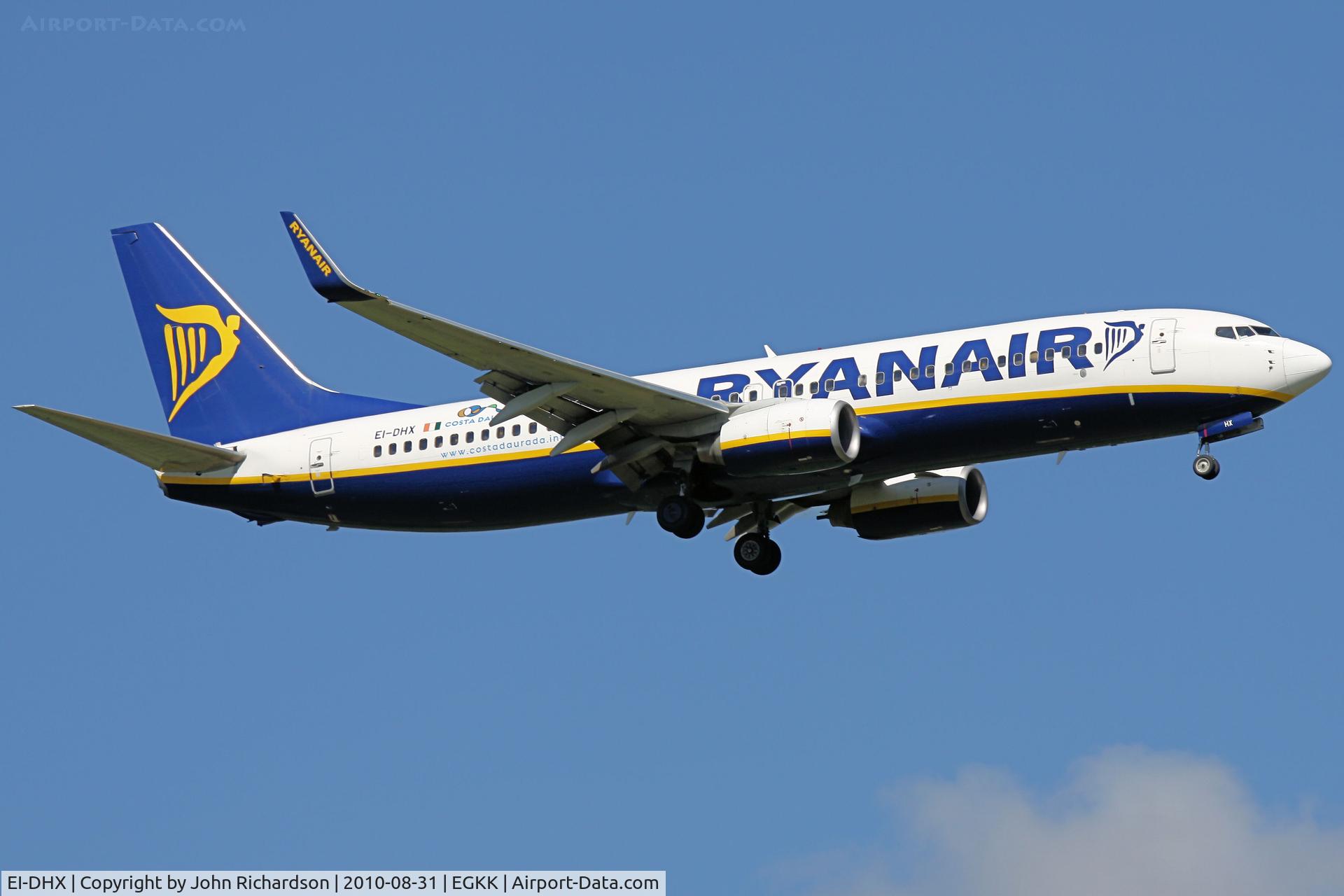 EI-DHX, 2005 Boeing 737-8AS C/N 33585, Approach 08R