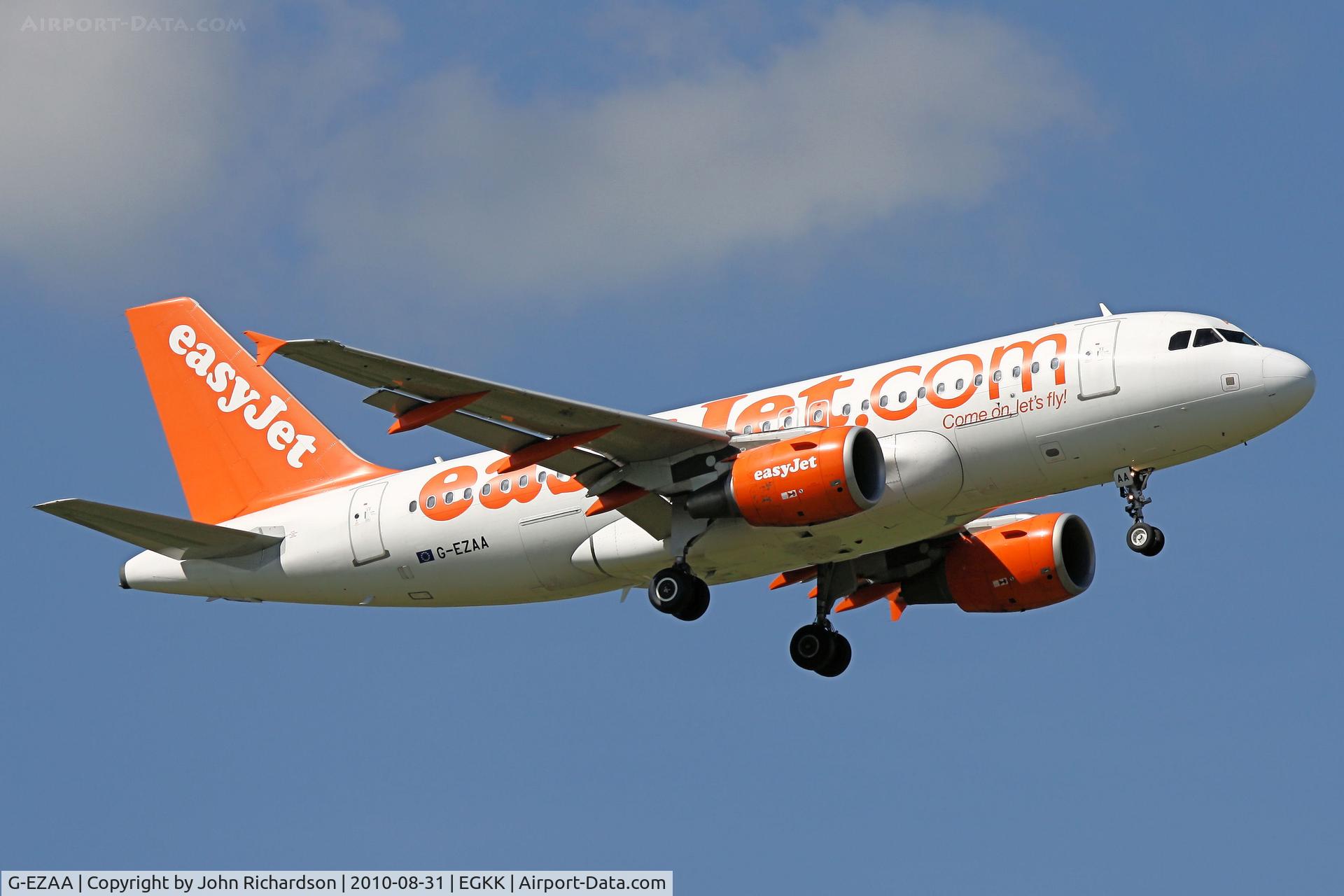 G-EZAA, 2006 Airbus A319-111 C/N 2677, Approach 08R