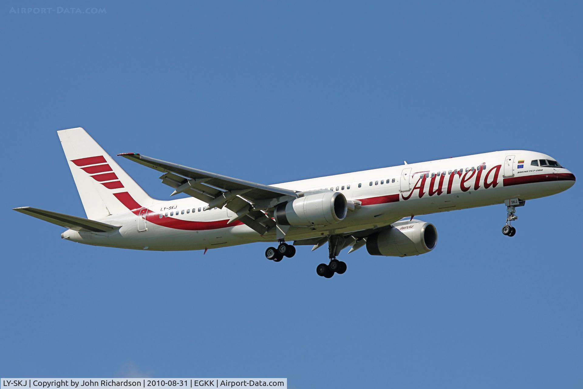 LY-SKJ, 2000 Boeing 757-23N C/N 30735, Approach 08R