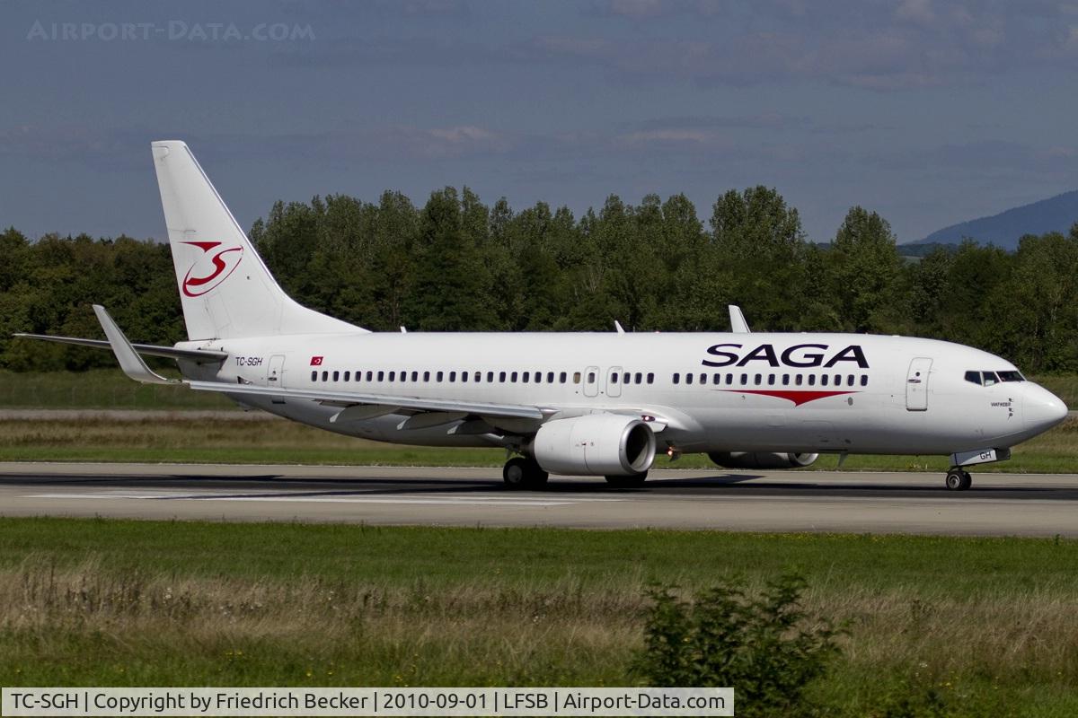 TC-SGH, 1998 Boeing 737-86J C/N 28068, departure from Basel