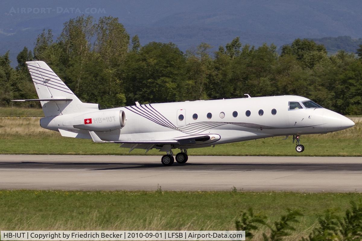 HB-IUT, 1999 Israel Aircraft Industries IAI-1126 Galaxy C/N 007, decelerating after touchdown