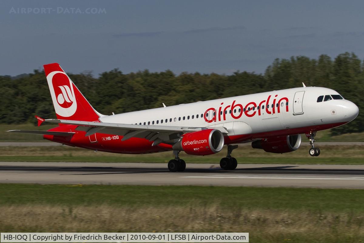 HB-IOQ, 2008 Airbus A320-214 C/N 3422, decelerating after touchdown