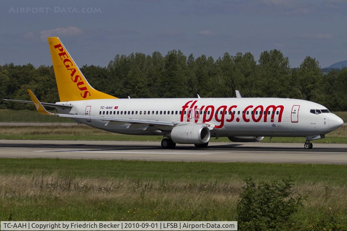 TC-AAH, 2008 Boeing 737-82R C/N 35701/2496, departure from Basel