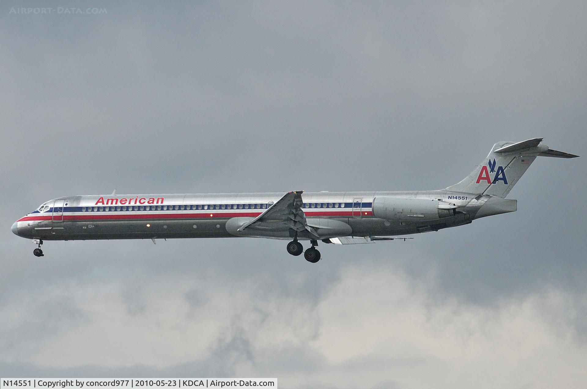 N14551, 1991 McDonnell Douglas MD-82 (DC-9-82) C/N 53033, KDCA.  5/23/2010.