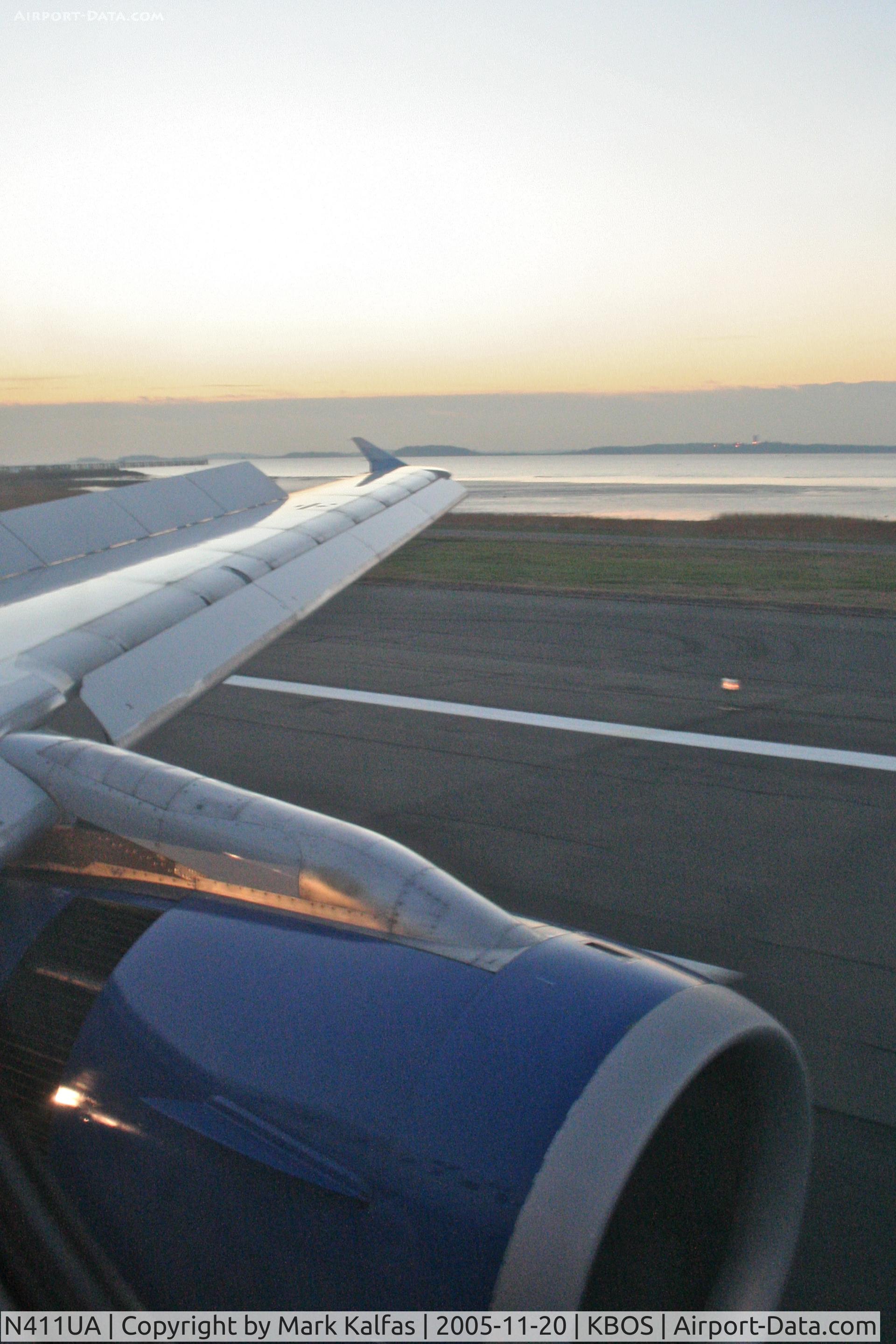 N411UA, 1994 Airbus A320-232 C/N 464, United Airlines Airbus A320-232, N411UA touching down on RWY 27 KBOS.