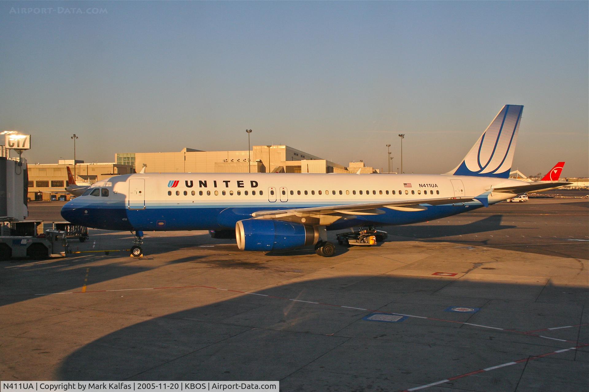 N411UA, 1994 Airbus A320-232 C/N 464, United Airlines Airbus A320-232, N411UA gate C17 KBOS getting ready to push for KORD.