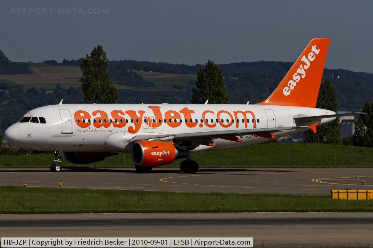 HB-JZP, 2005 Airbus A319-111 C/N 2427, taxying to the active