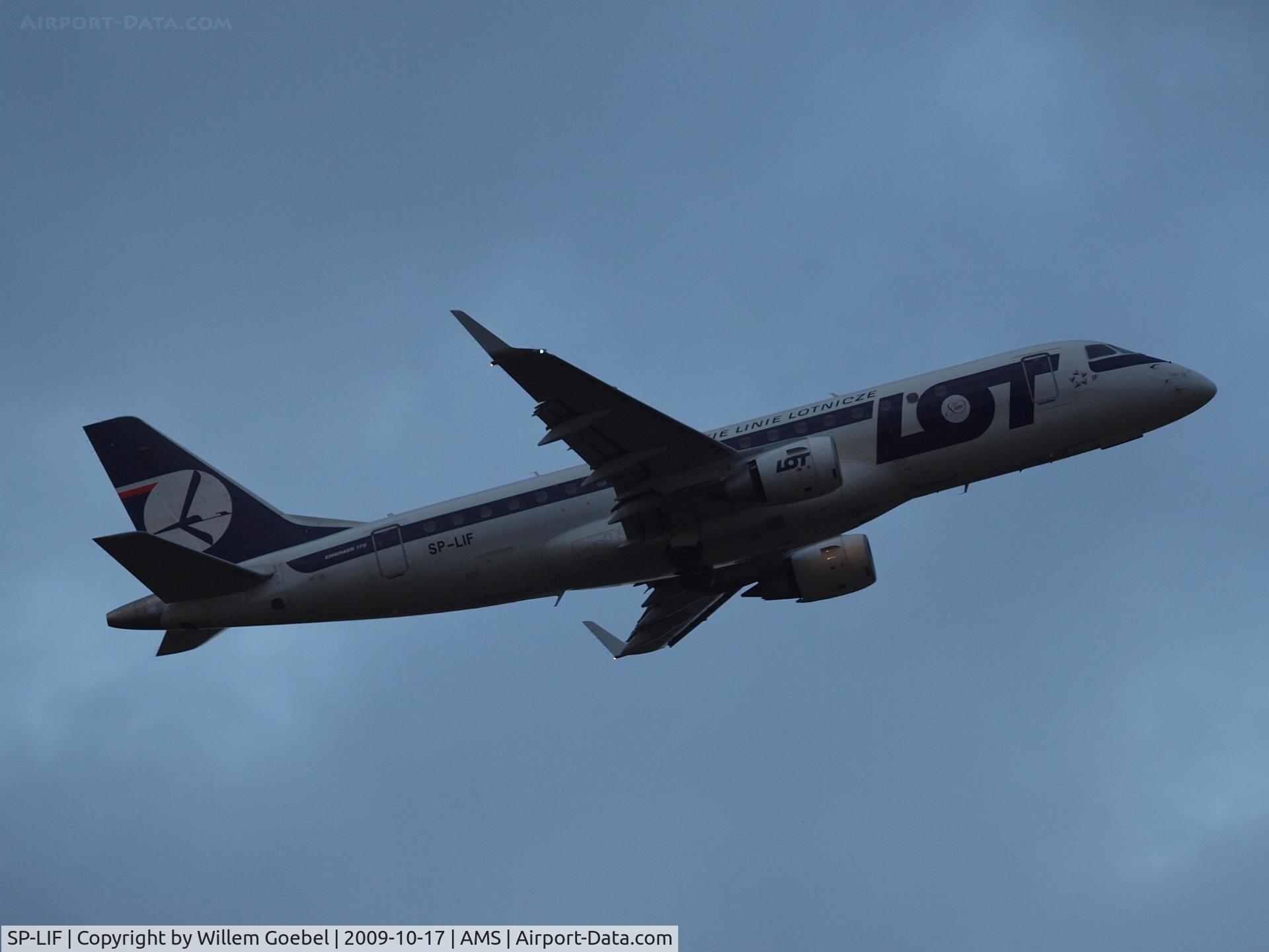 SP-LIF, 2006 Embraer 175STD (ERJ-170-200STD) C/N 17000154, Take off from Schiphol Airport
