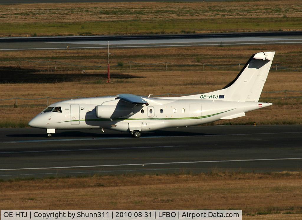 OE-HTJ, 1999 Fairchild Dornier 328-300 328JET C/N 3114, Taxiing to the terminal...