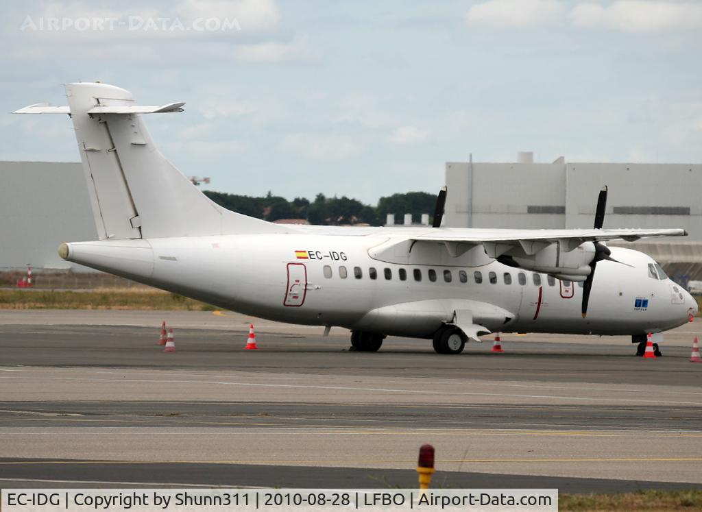 EC-IDG, 1985 ATR 42-320 C/N 003, Parked without any marks...