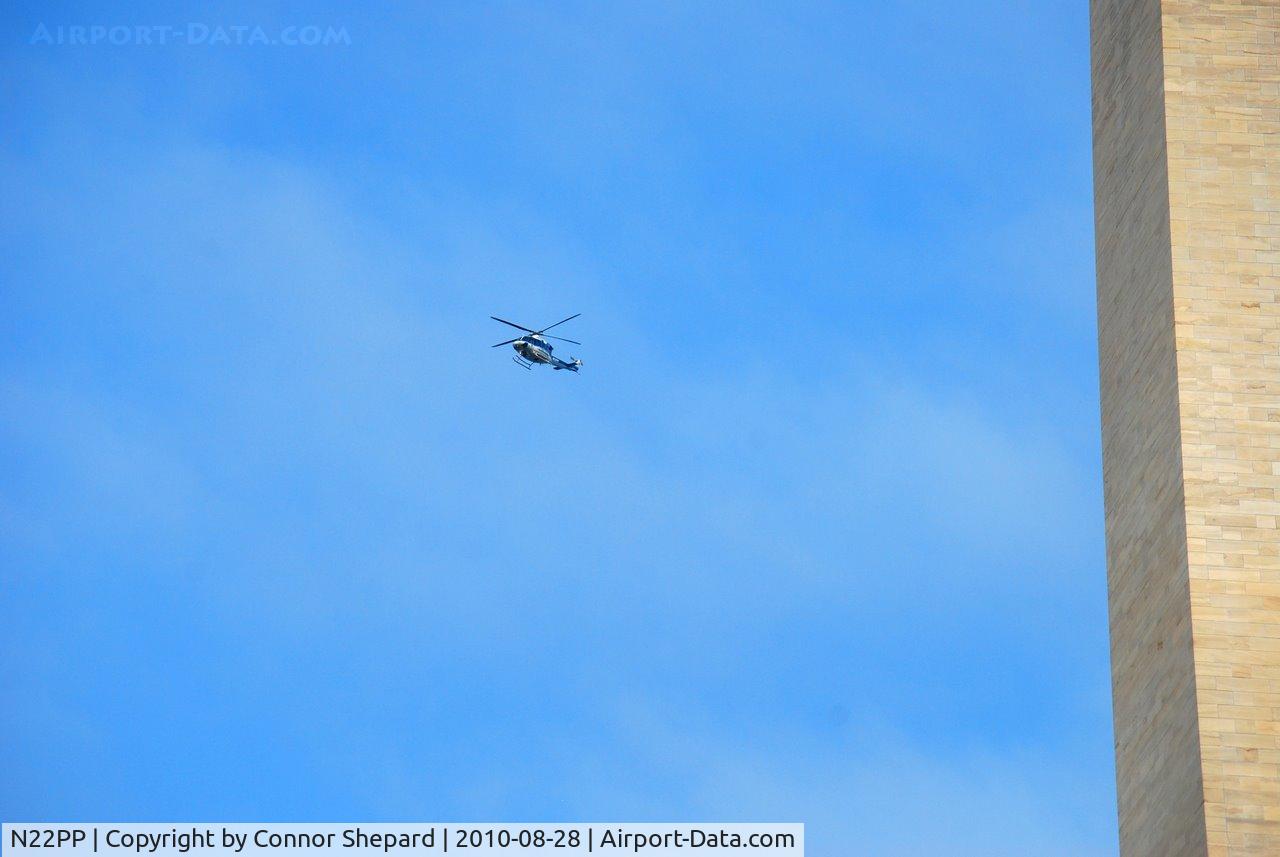N22PP, 1998 Bell 412EP C/N 36219, National Park Service helicopter over the National Mall