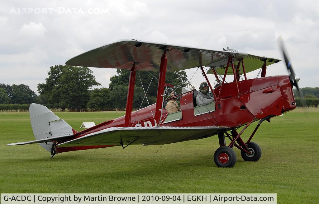 G-ACDC, 1933 De Havilland DH-82A Tiger Moth II C/N 3177, A POSE FOR THE CAMERA!