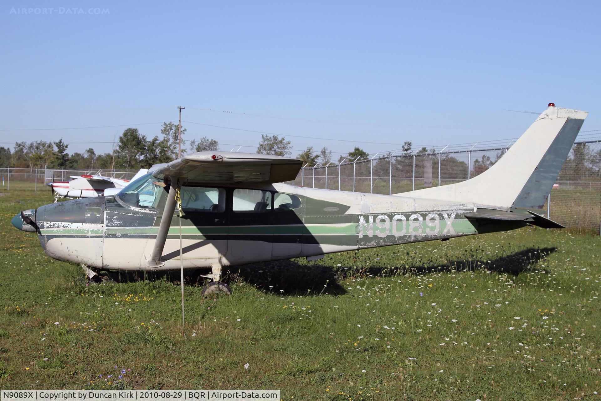 N9089X, 1961 Cessna 182D Skylane C/N 18253489, This 1961 Cessna 182 has seen better days