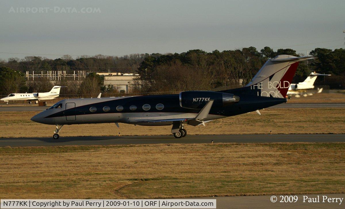 N777KK, Gulfstream Aerospace G-IV C/N 1429, Attractive G-Four getting in line