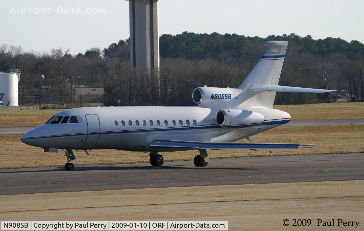 N908SB, 2000 Dassault Falcon 900EX C/N 81, Taxiing to the end of the line