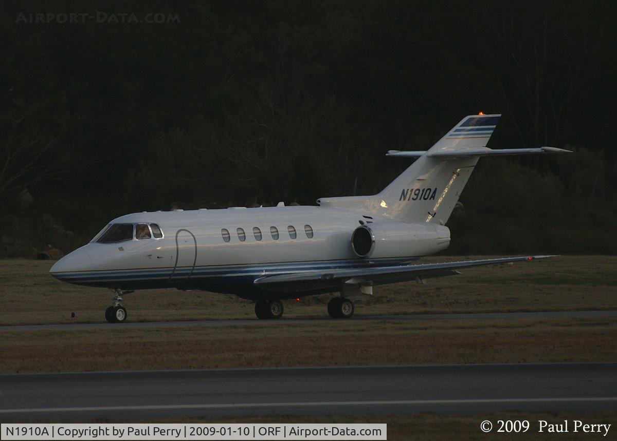 N1910A, 2005 Raytheon Hawker 800XP C/N 258711, Losing the light on her...