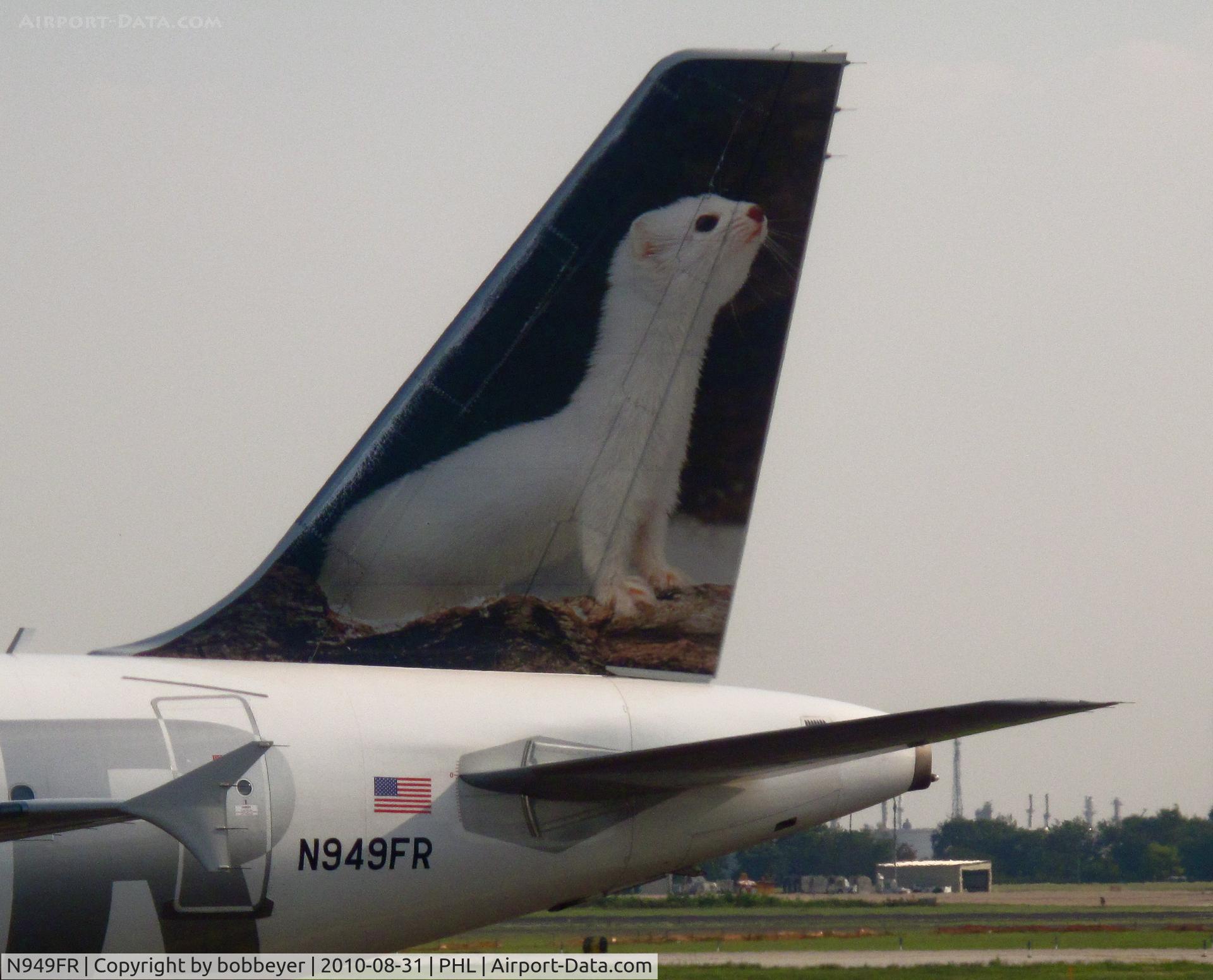 N949FR, 2006 Airbus A319-112 C/N 2857, Tail section