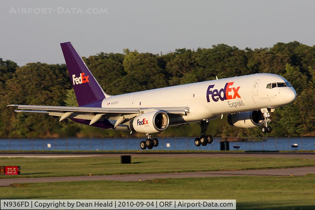 N936FD, 1985 Boeing 757-2T7 C/N 23293, FedEx N936FD (FLT FDX307) arriving to RWY 23 from Memphis Int'l (KMEM).