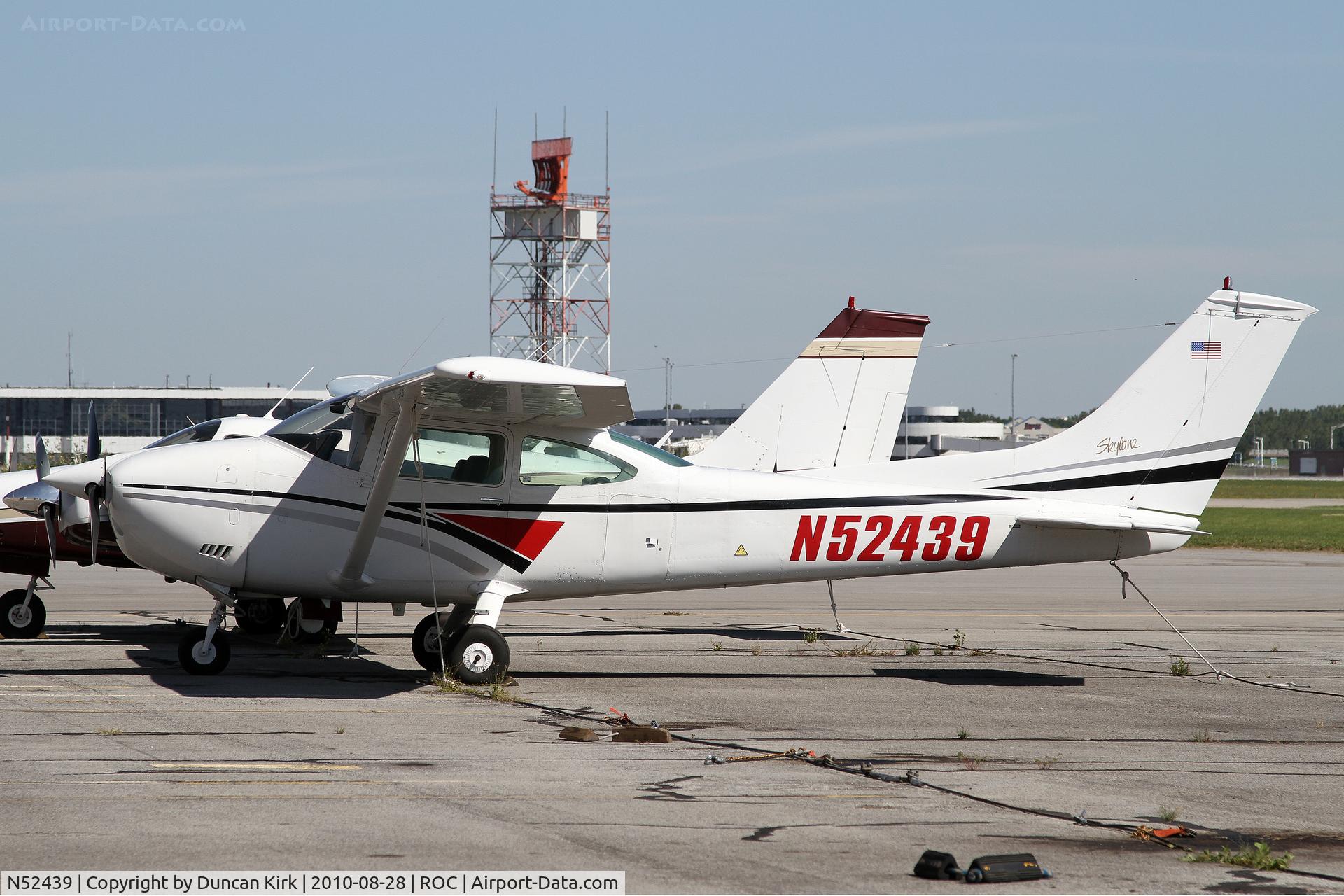 N52439, 1973 Cessna 182P Skylane C/N 18262609, Quite a bit of general aviation at Rochester International