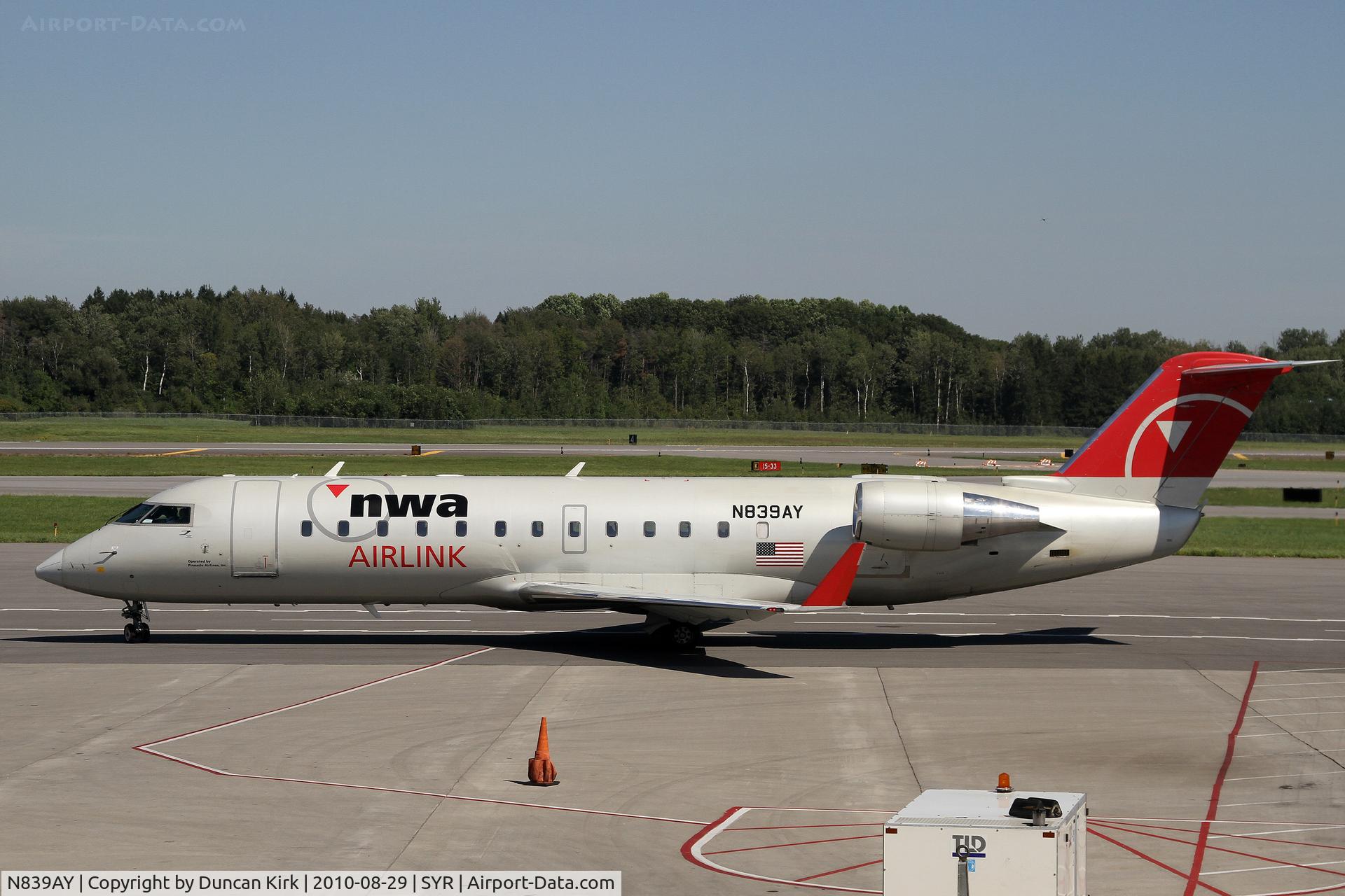 N839AY, 2005 Bombardier CRJ-200 (CL-600-2B19) C/N 8039, Still wearing Northwest Airlink colors