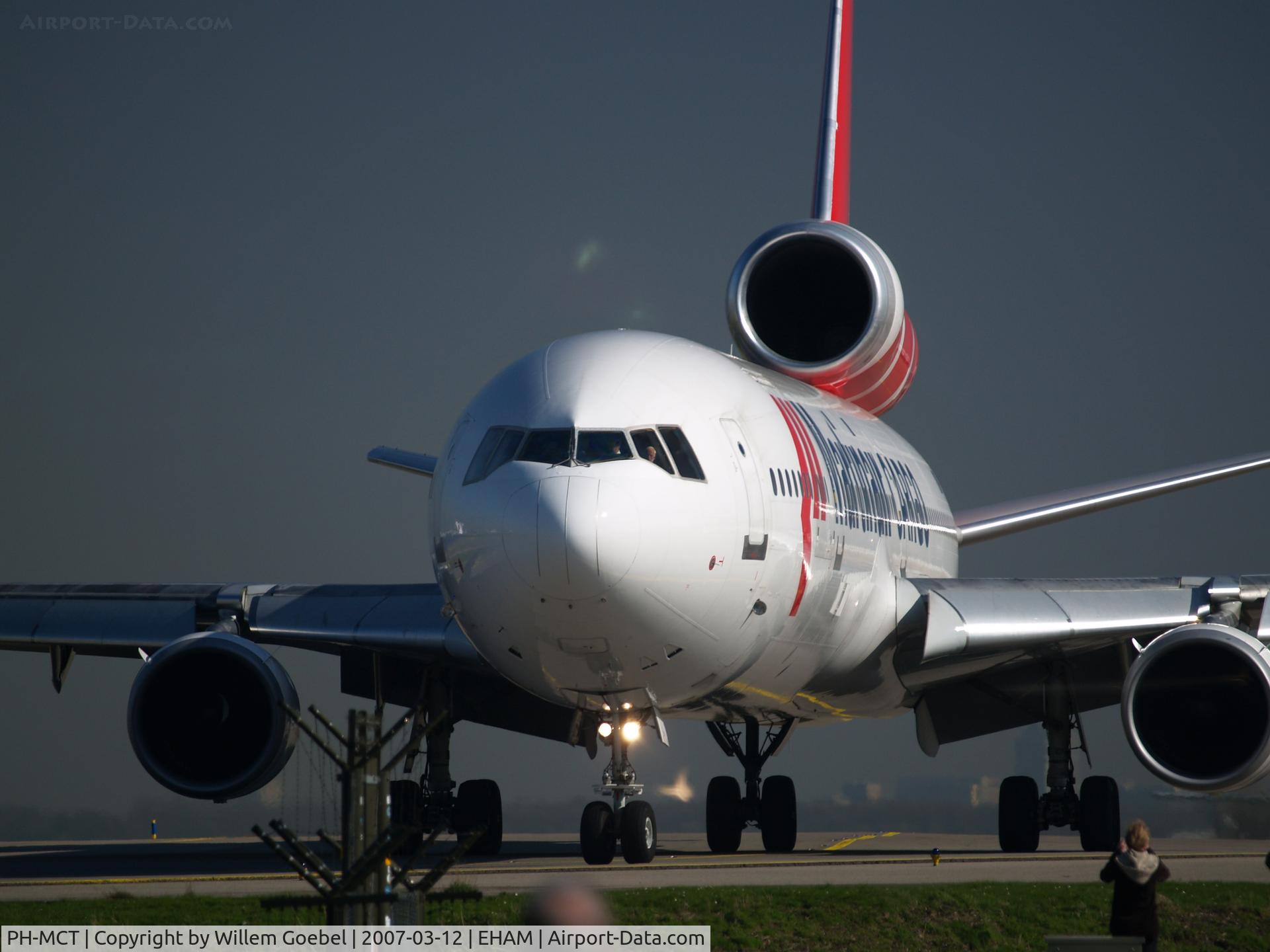 PH-MCT, 1995 McDonnell Douglas MD-11F C/N 48629, Taxi for take off