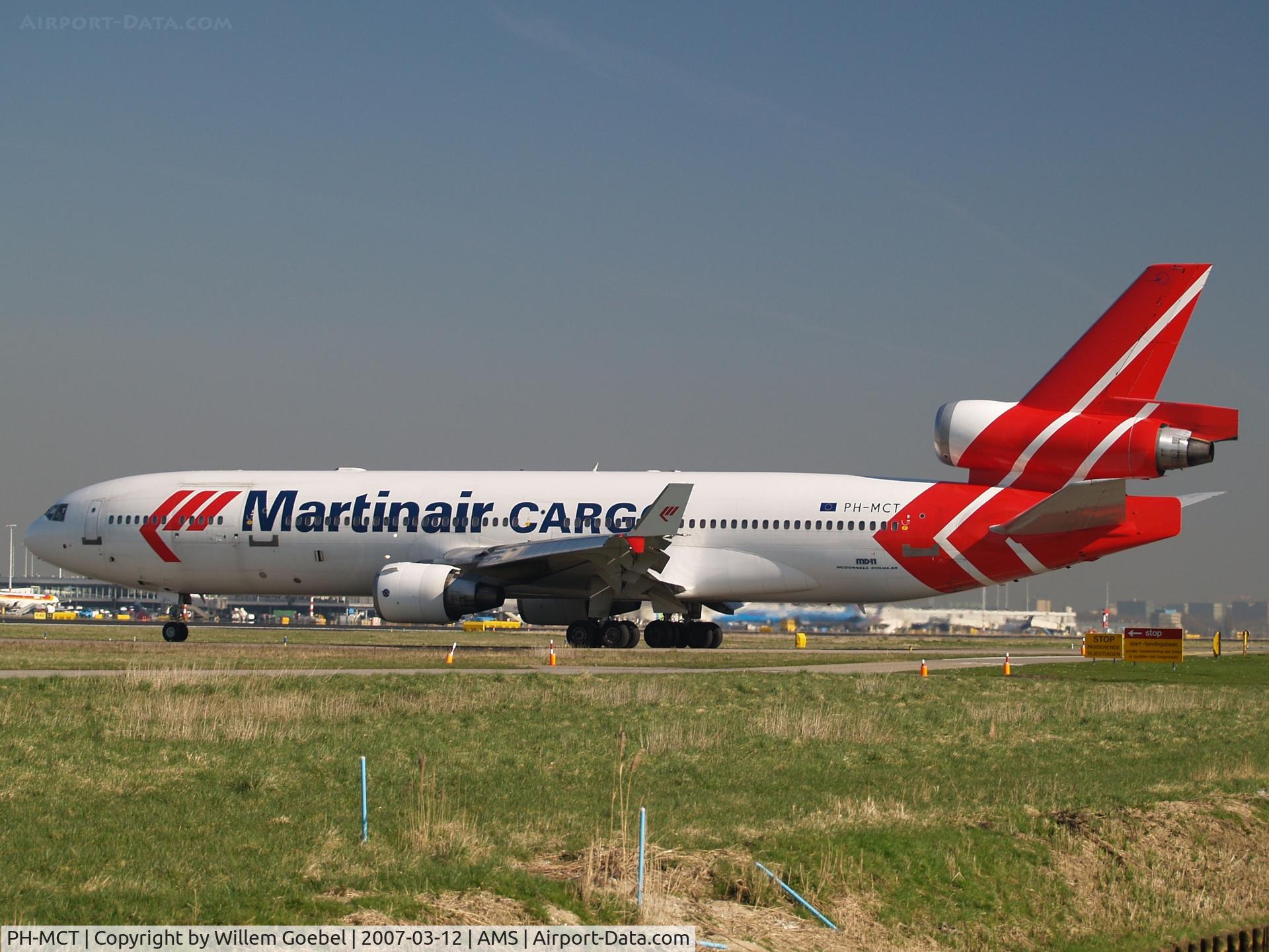 PH-MCT, 1995 McDonnell Douglas MD-11F C/N 48629, Taxi for take off