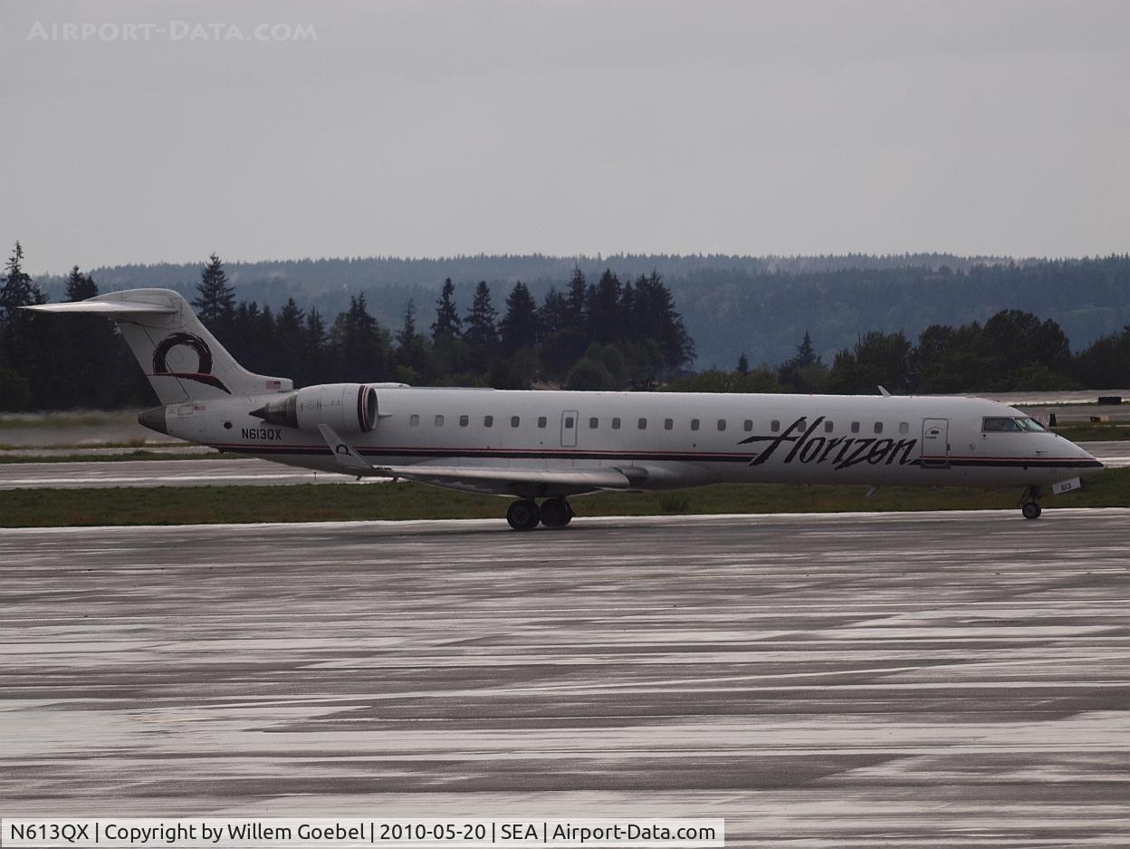 N613QX, 2002 Bombardier CRJ-701 (CL-600-2C10) Regional Jet C/N 10045, Arrival on Seattle