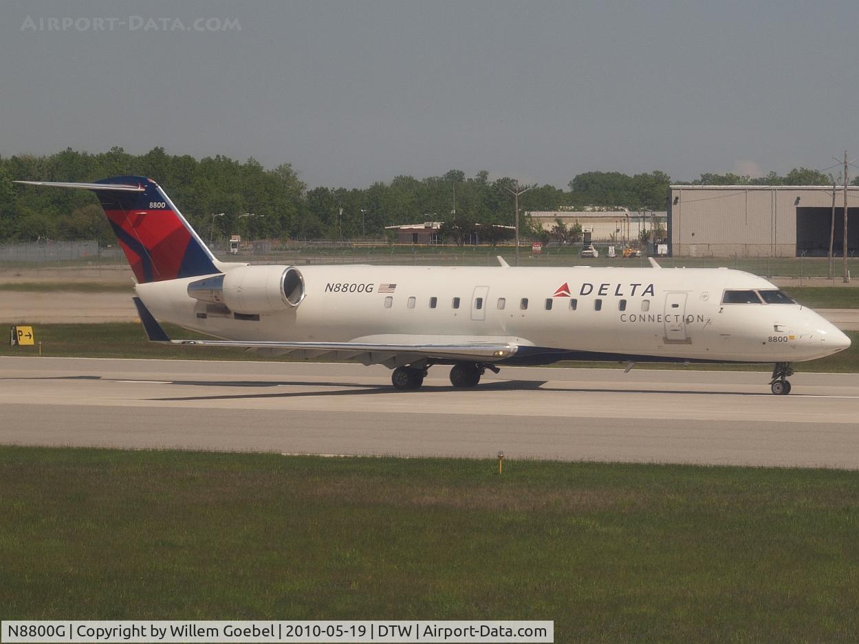 N8800G, 2003 Canadair CRJ-440 (CL-600-2B19) Regional Jet C/N 7800, Ready for take off