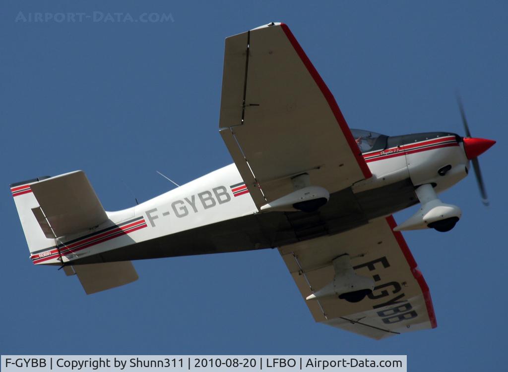 F-GYBB, Robin DR-400-120 Dauphin 2+2 C/N 2548, Taking off from rwy 32R