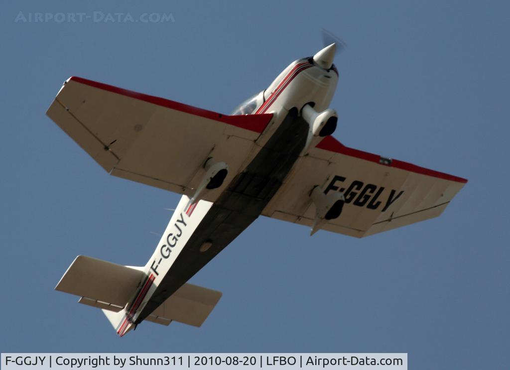F-GGJY, Robin DR-400-160 Chevalier C/N 1824, Taking off from rwy 32R...