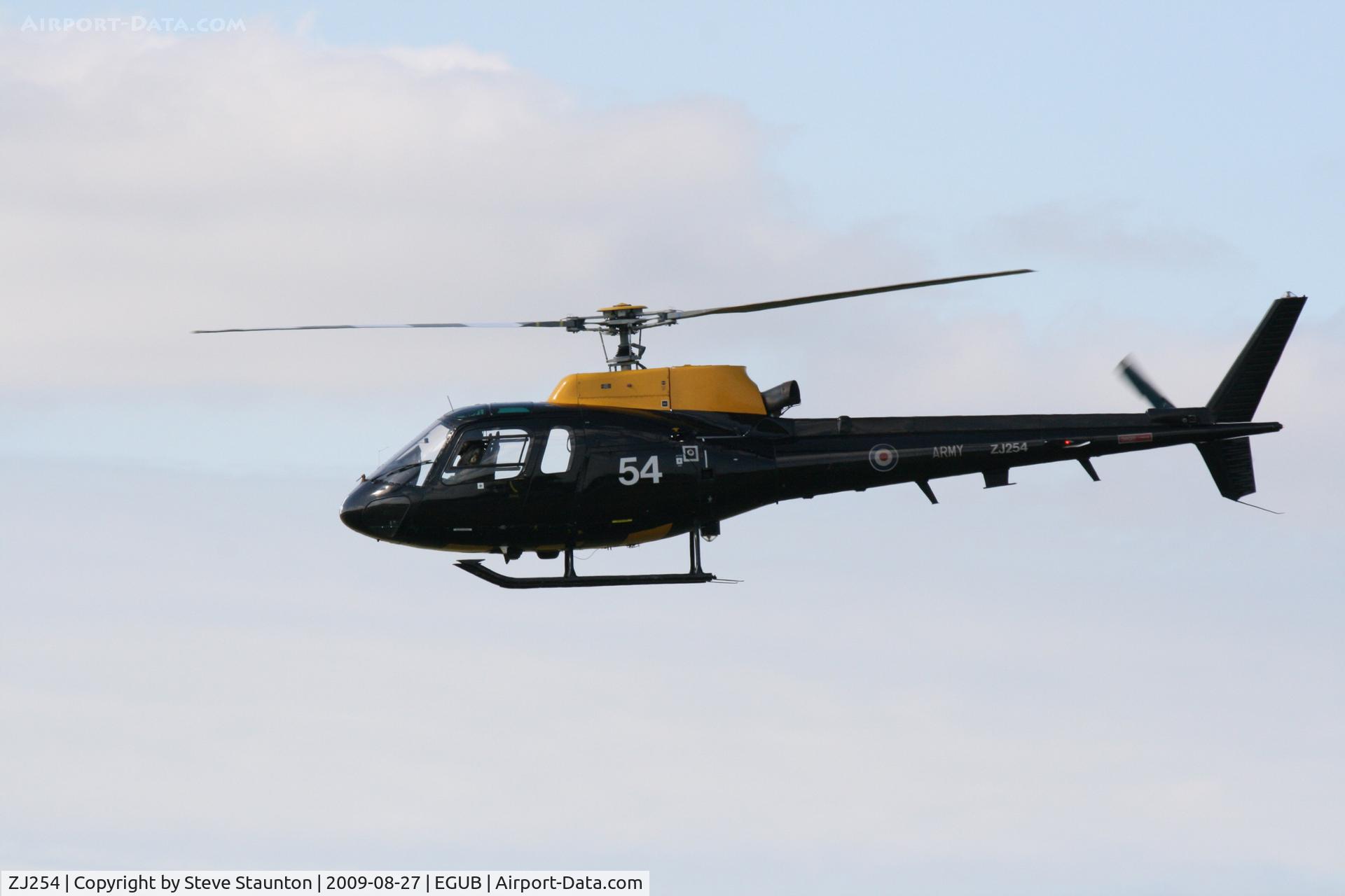 ZJ254, 1997 Eurocopter AS-350BB Squirrel HT2 Ecureuil C/N 3055, Taken at RAF Benson Families Day, August 2009