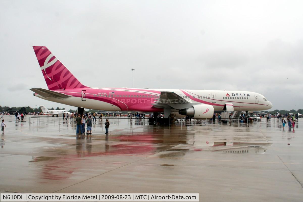 N610DL, 1985 Boeing 757-232 C/N 22817, Pink Plane