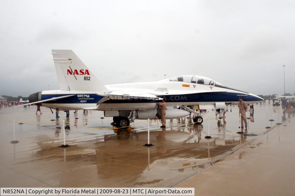 N852NA, McDonnell Douglas F/A-18B Hornet C/N 161217, NASA F-18