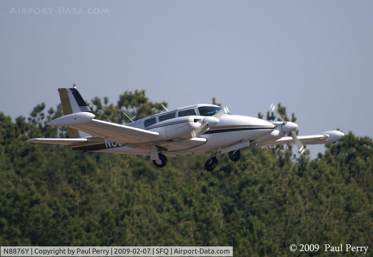 N8876Y, 1970 Piper PA-39 Twin Comanche C/N 39-32, Airborne, clean up time!