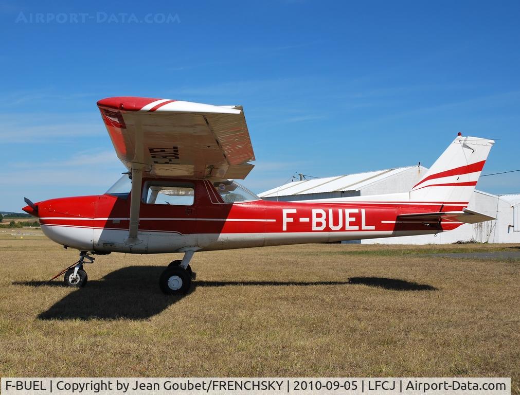 F-BUEL, Reims F150L C/N 0997, au parking sous le soleil d'aout....