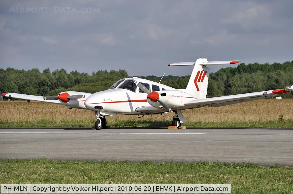 PH-MLN, 2002 Piper PA-44-180 Seminole C/N 4496166, Martinair