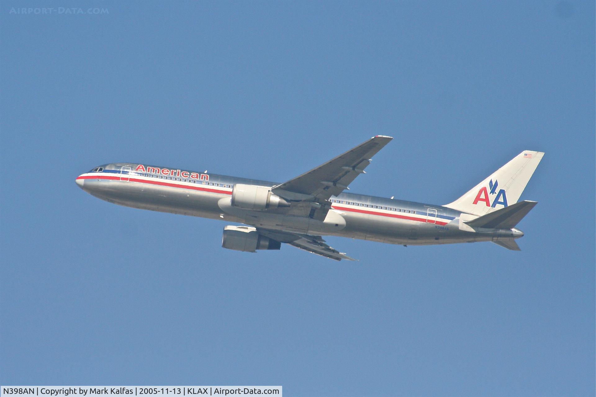 N398AN, 1999 Boeing 767-323ER C/N 29605, American Airlines Boeing 767-323, N398AN departing 25R KLAX.