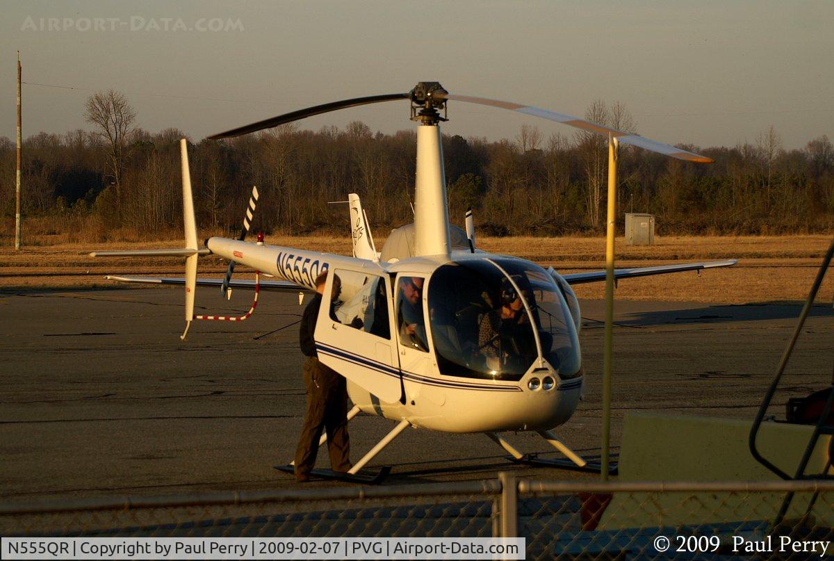 N555QR, 2003 Robinson R44 II C/N 10140, Loading up at the fuel ramp