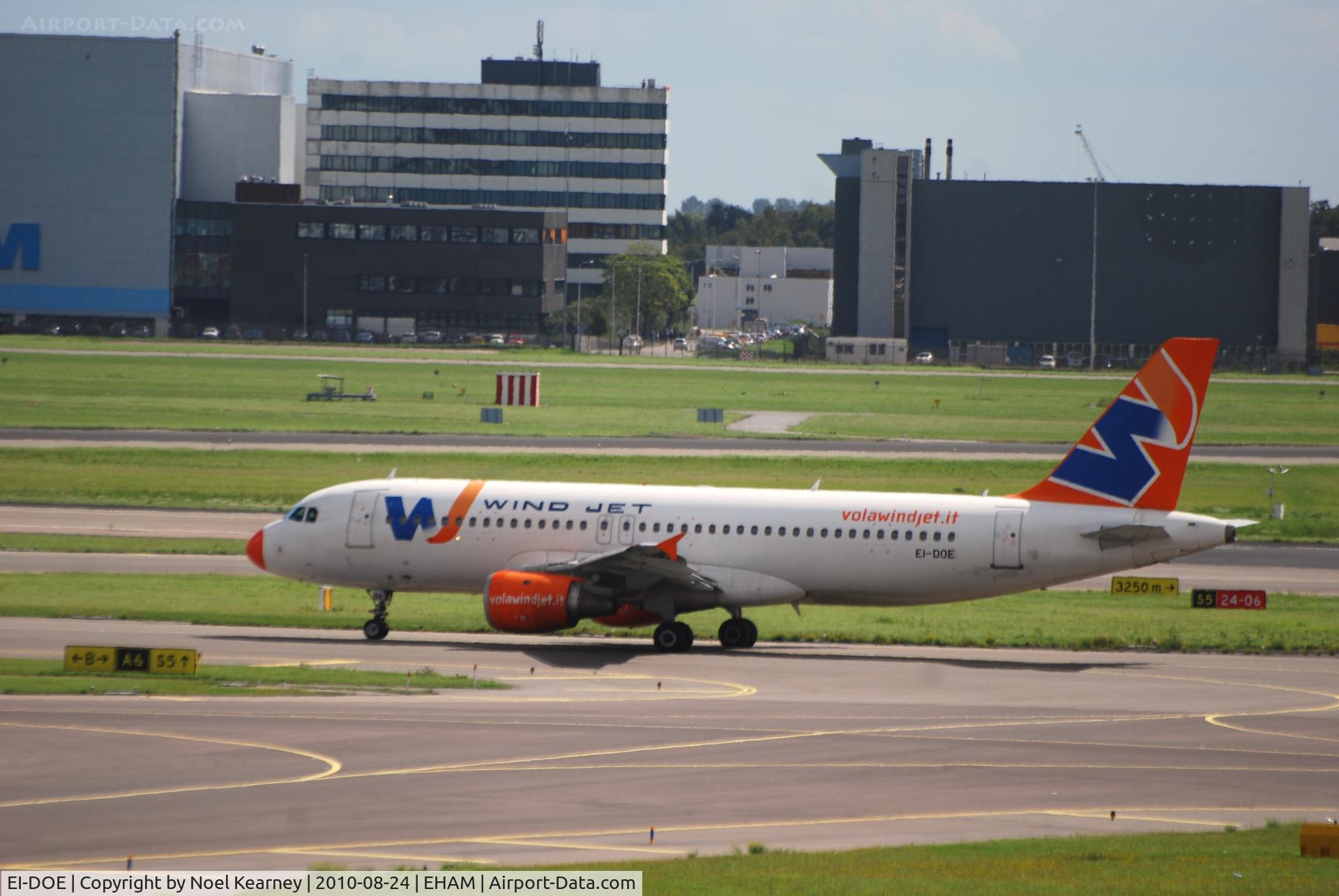 EI-DOE, Airbus A320-211 C/N 215, WINDJET
