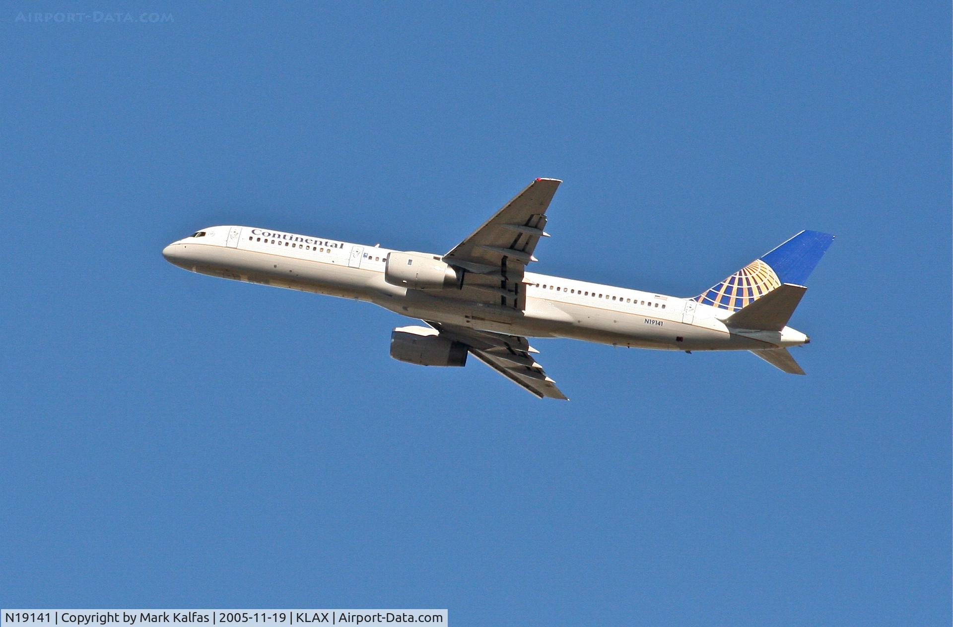N19141, 2000 Boeing 757-224 C/N 30354, Continental Airlines Boeing 757-224, N19141 25R departure KLAX.