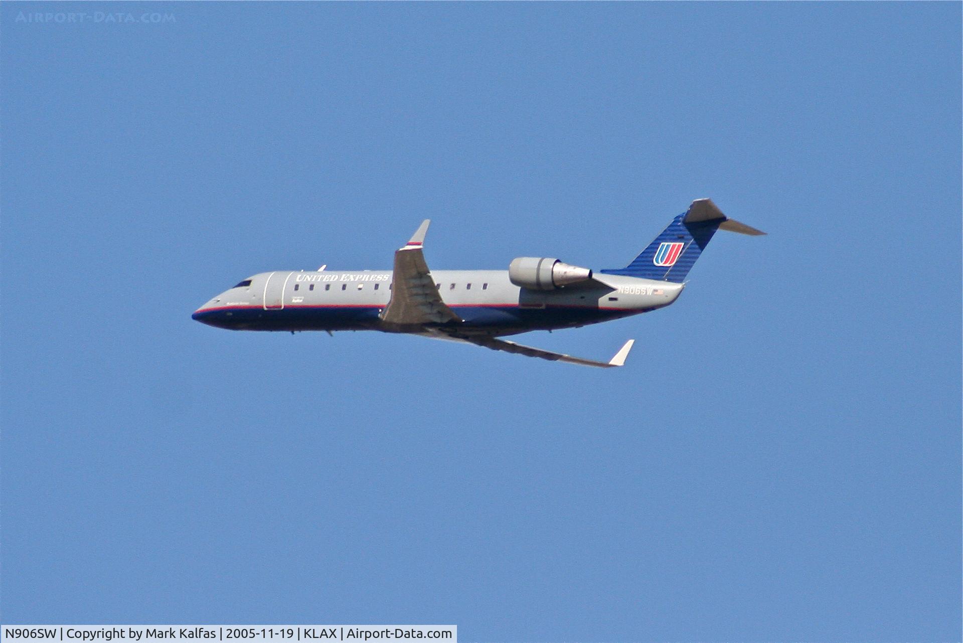 N906SW, 2001 Bombardier CRJ-200LR (CL-600-2B19) C/N 7510, SkyWest Bombardier CL-600-2B19, N906SW 25R departure KLAX.
