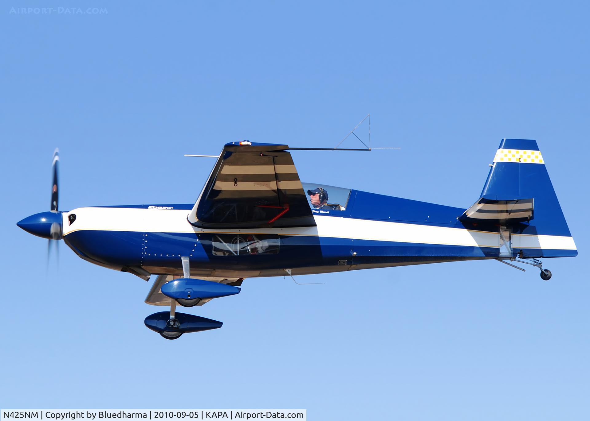 N425NM, 2000 Zivko Edge 540-T C/N 0011, Landing 17L.