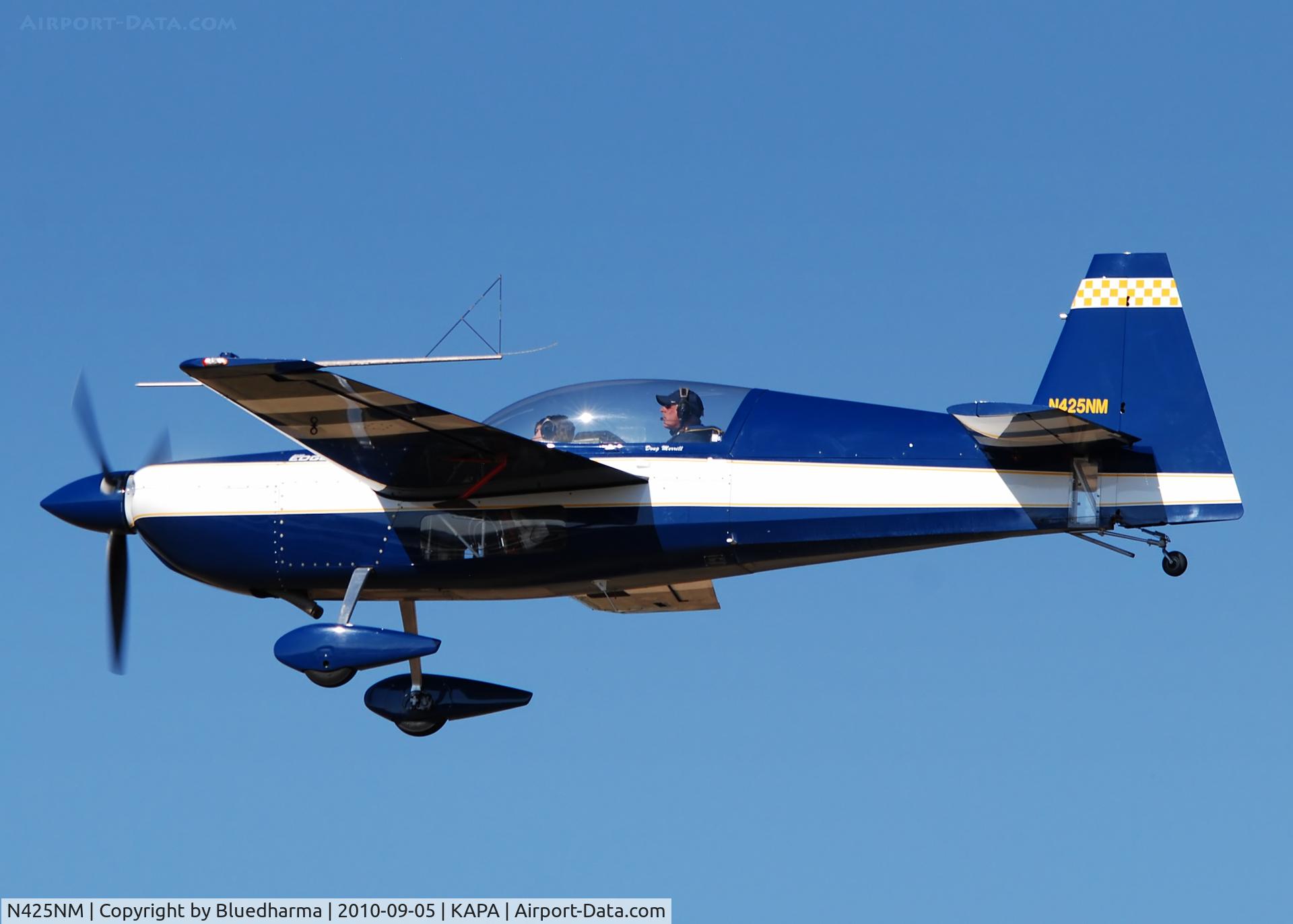 N425NM, 2000 Zivko Edge 540-T C/N 0011, Landing 17L.