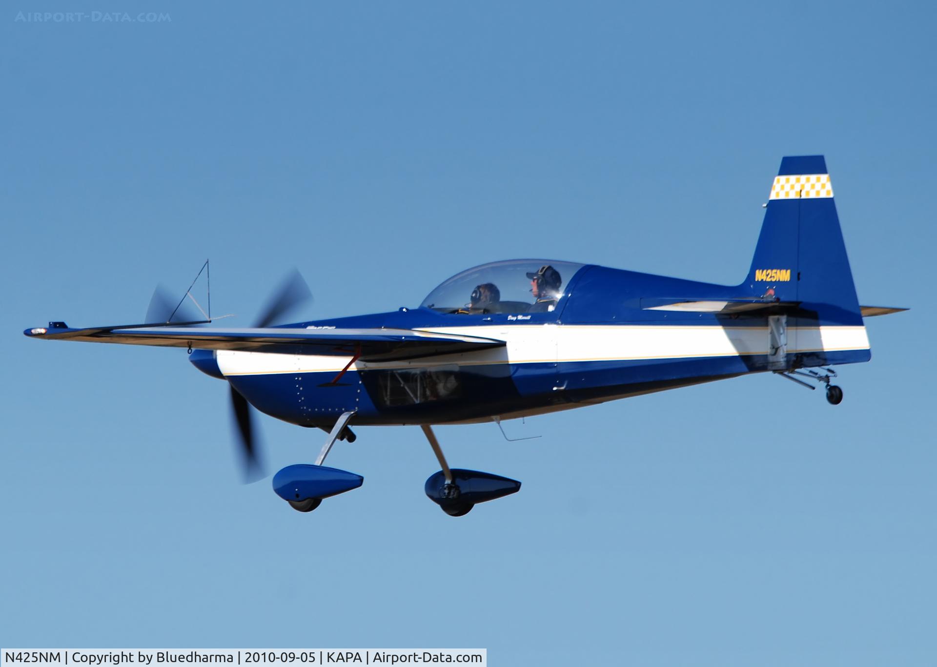 N425NM, 2000 Zivko Edge 540-T C/N 0011, Landing 17L.