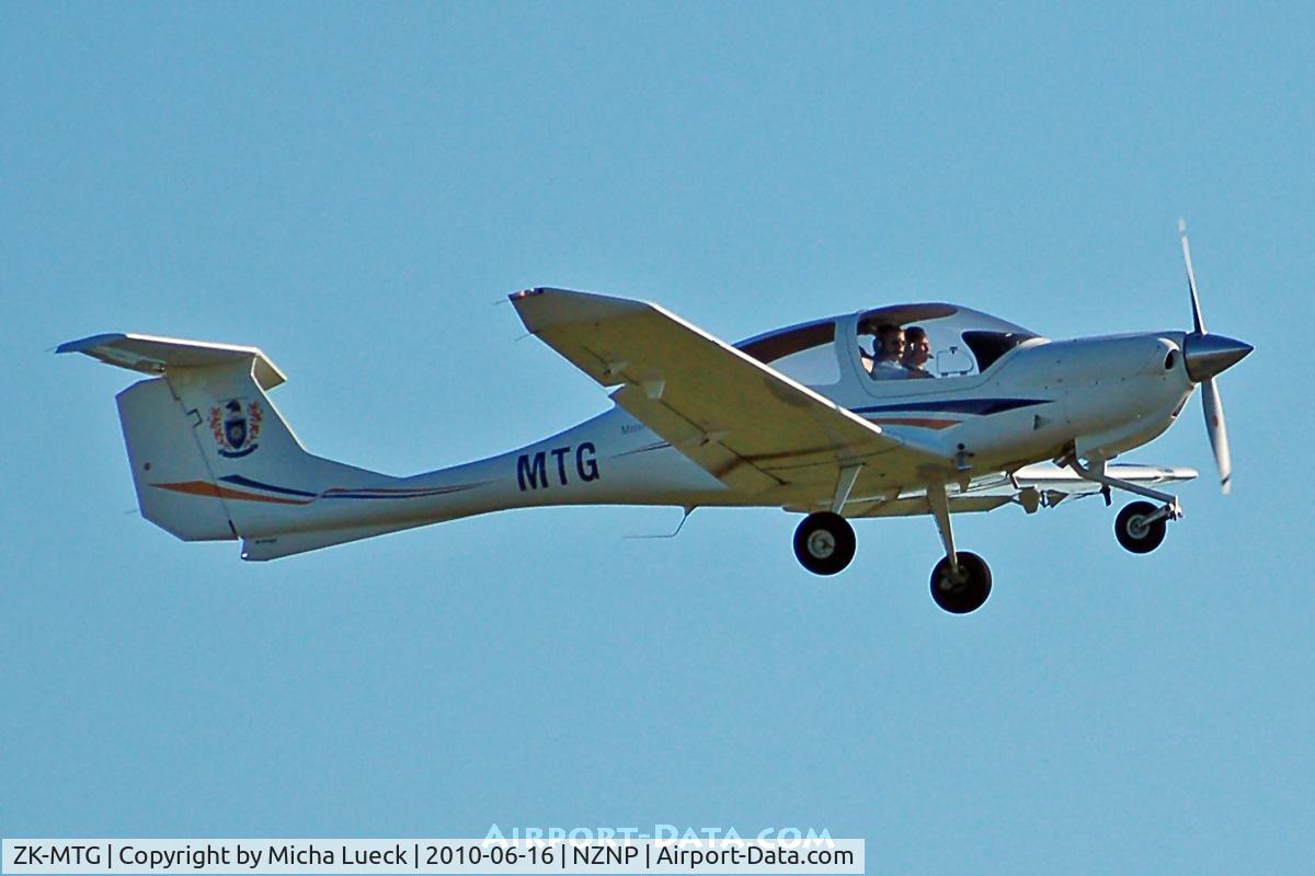 ZK-MTG, Diamond DA-40 Diamond Star C/N 40.998, At New Plymouth