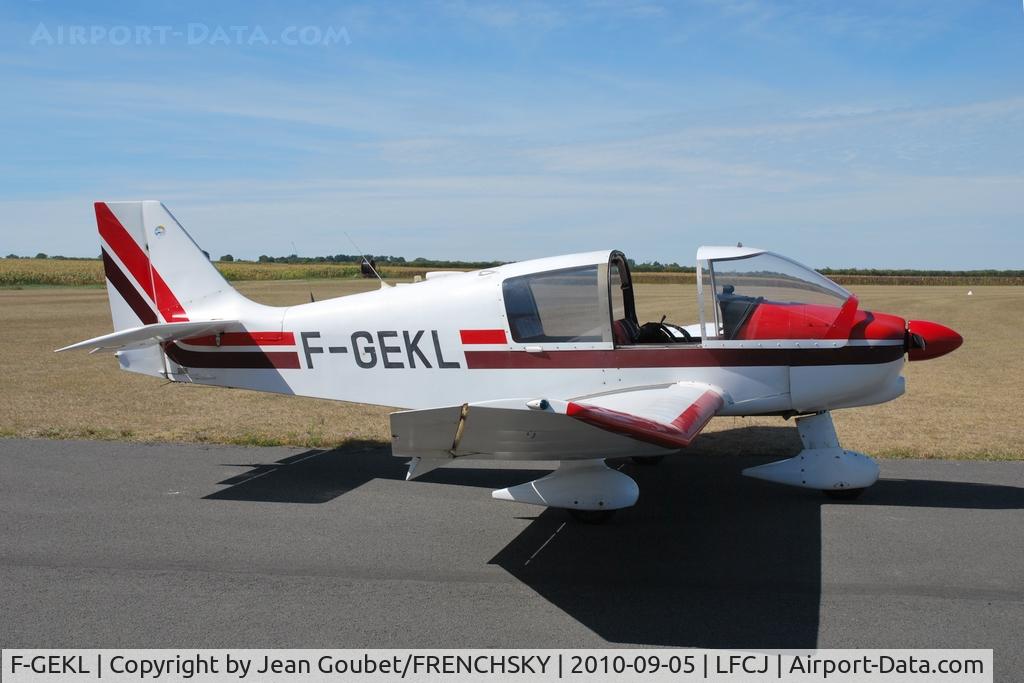 F-GEKL, Robin DR-400-120 C/N 1736, au parking