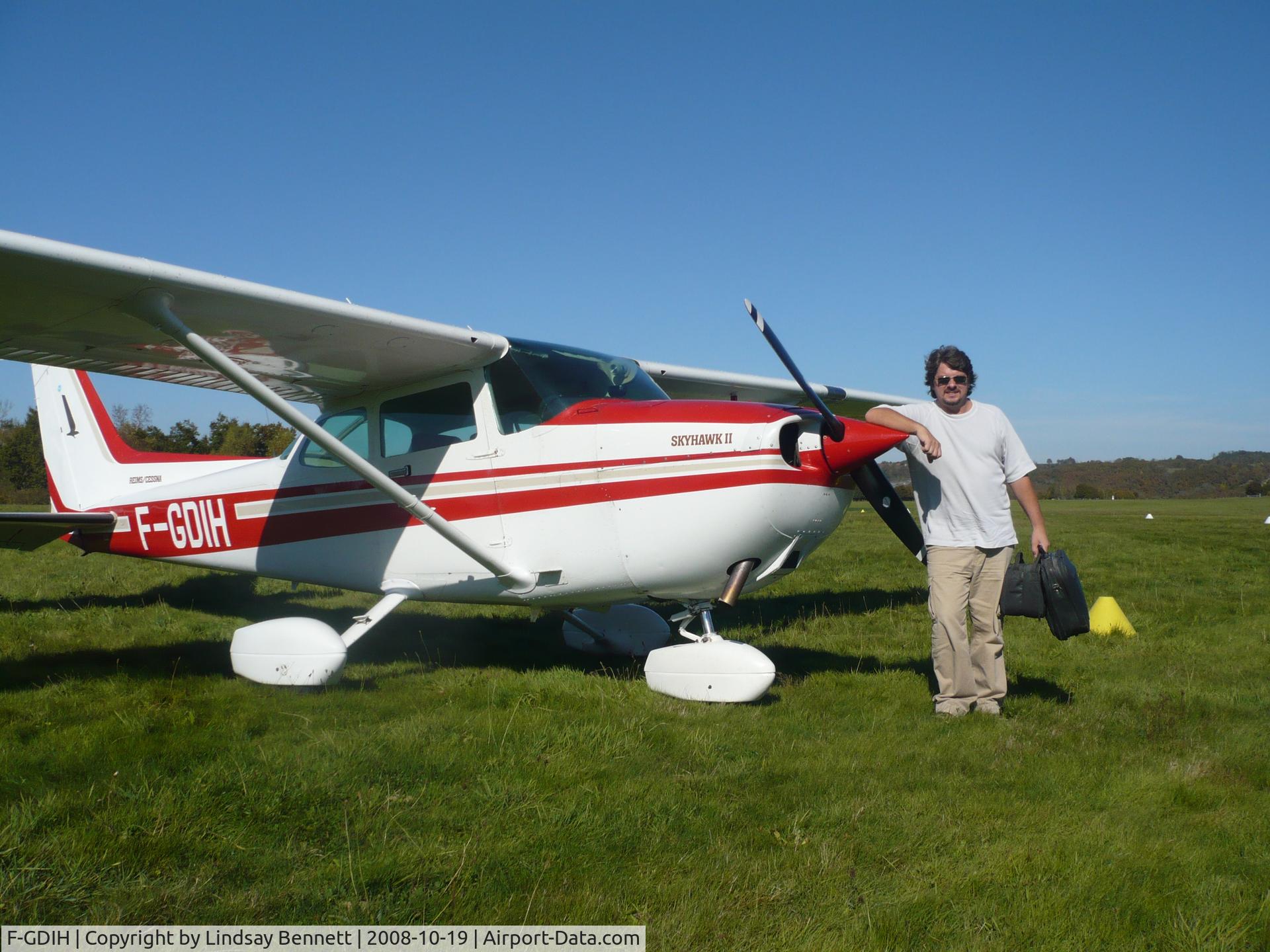 F-GDIH, Reims F172P C/N 2138, F-GDIH with pilot Pete Bennett in front of club house at Aero Club de la Creuse near Gueret in the Limousin region of France